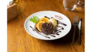 Lava cake şi vanilla ice cream