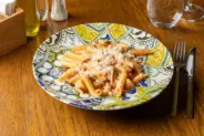 Penne cu piept de pui si ciuperci