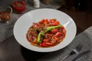 Tigaie picantă de vită cu orez